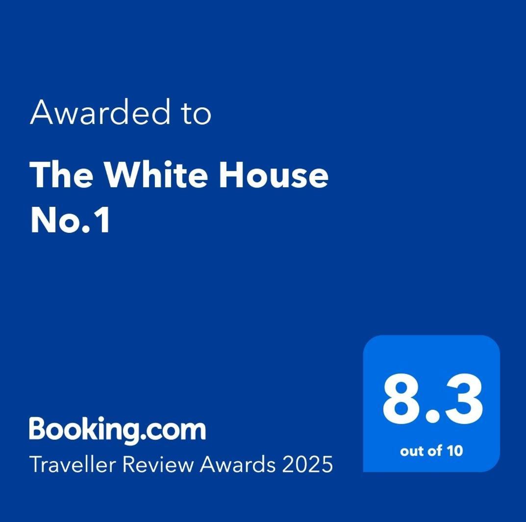 The White House Lodges Brufut Exterior foto